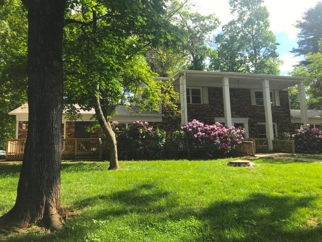 6 Dogwood Ct in Asheville, NC - Building Photo - Building Photo