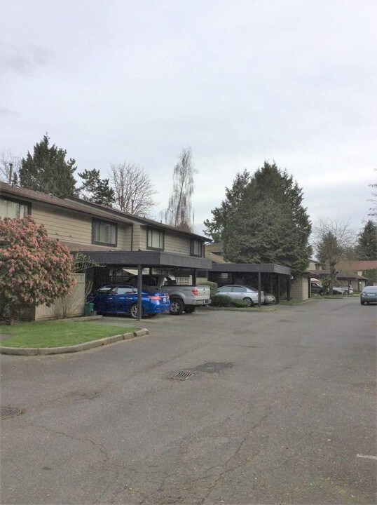 The Paddocks Townhomes in Richmond, BC - Building Photo