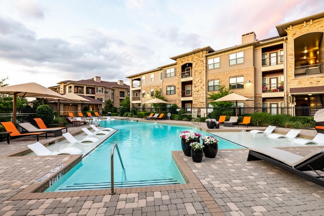 The Sovereign in Fort Worth, TX - Foto de edificio - Building Photo