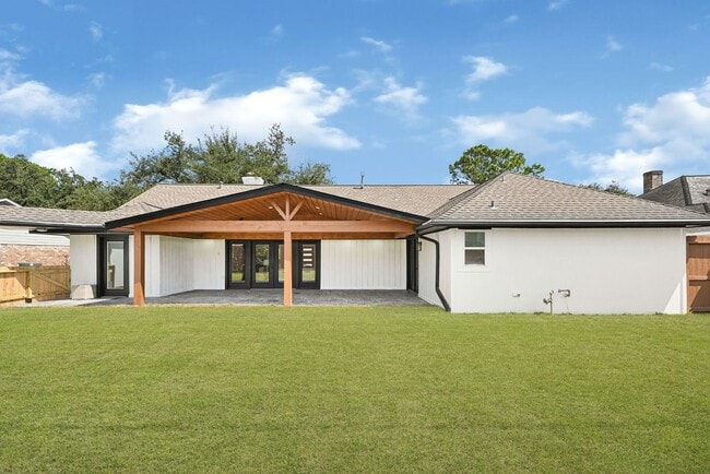 property at 2415 Moss Hill Dr