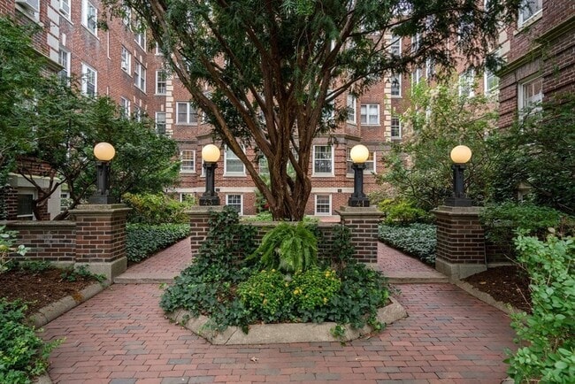 property at 43 Linnaean St