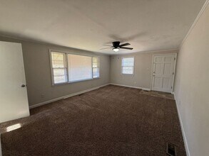 200 Kitt Dr in Jacksonville, NC - Building Photo - Building Photo