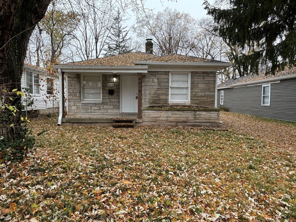 4414 Kingsley Dr in Indianapolis, IN - Building Photo