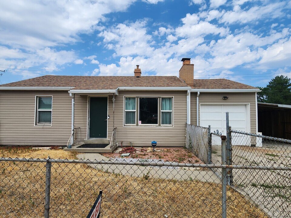 4496 W 5500 S in Salt Lake City, UT - Building Photo