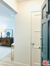 1843 Normandie Ave in Los Angeles, CA - Foto de edificio - Building Photo