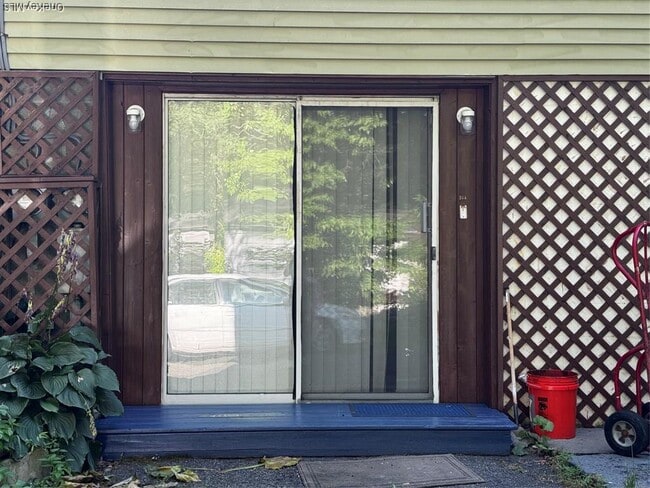 24 Chestnut Ln in Newburgh, NY - Building Photo - Building Photo