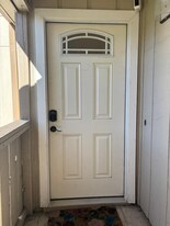 5667 Birchmont Dr, Unit A in Houston, TX - Building Photo