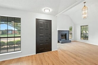 712 Greenleaf Dr in Arlington, TX - Building Photo - Building Photo