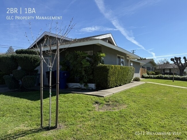 6571 Willowbrae Way in Sacramento, CA - Building Photo - Building Photo