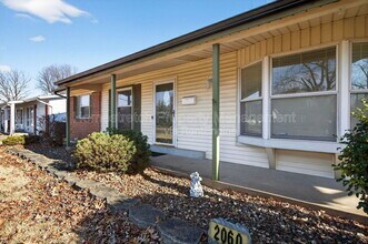 2060 Loveland Dr in Florissant, MO - Building Photo - Building Photo
