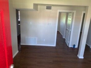 906 Magnusson Ave in Palacios, TX - Building Photo - Building Photo