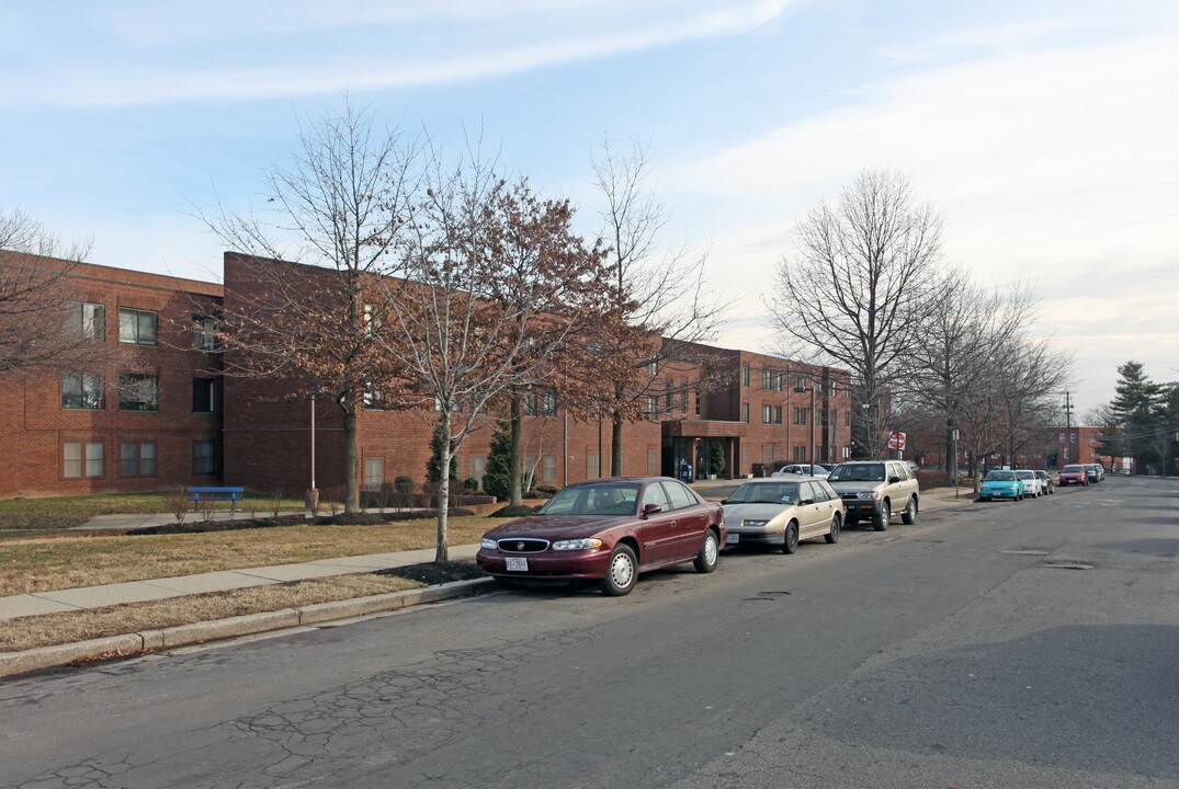 Knox Hills Apartments in Washington, DC - Building Photo