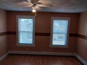 7 Hillside Ave, Unit 2 in Everett, MA - Building Photo - Building Photo