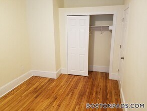 155 Summer St, Unit 8F in Somerville, MA - Building Photo - Building Photo