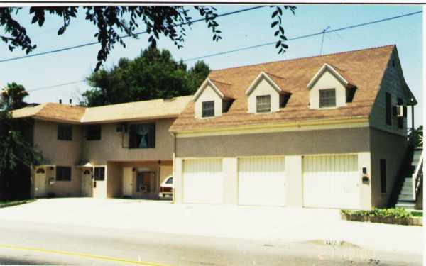 9971-9977 E Live Oak Ave in Arcadia, CA - Building Photo