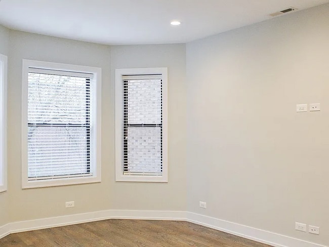 3818 N Sheffield Ave, Unit 2 in Chicago, IL - Foto de edificio - Building Photo