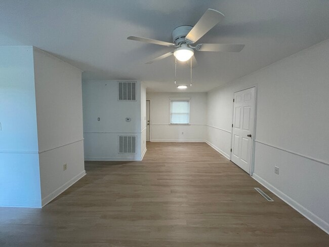 93 Landsdown Dr in Whiteville, NC - Building Photo - Building Photo