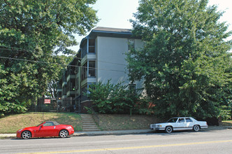 1500 Madison Ave in Memphis, TN - Building Photo - Building Photo