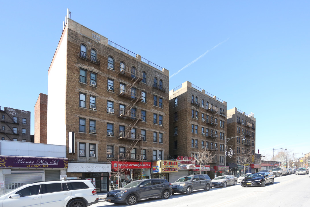 208 Dyckman St in New York, NY - Building Photo