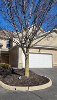 6815 Kinsale Ln in Powell, OH - Building Photo