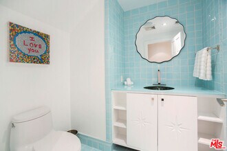 1655 N Crescent Heights Blvd in Los Angeles, CA - Building Photo - Building Photo