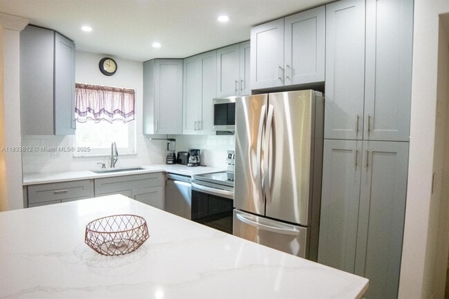 22785 SW 66th Ave in Boca Raton, FL - Building Photo - Building Photo