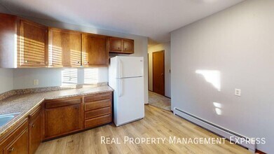 Spacious 2 Bedroom Apartment in Sioux Falls, SD - Building Photo - Building Photo