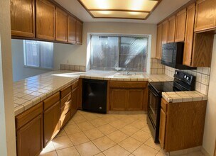 3813 Saguaro Cir in Modesto, CA - Building Photo - Building Photo
