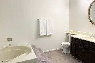 4650 Koval Ln in Las Vegas, NV - Building Photo - Building Photo