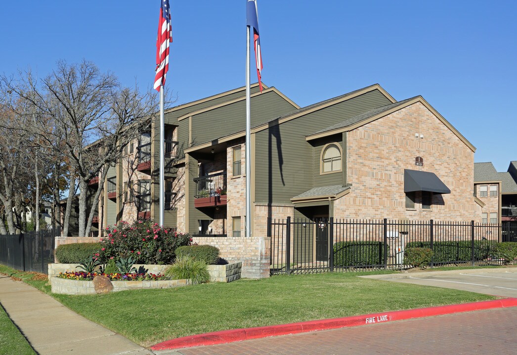The Enclave at Bear Creek in Euless, TX - Building Photo