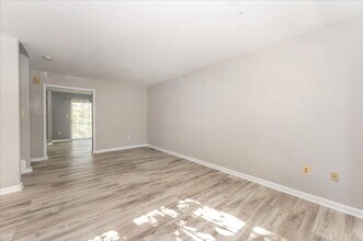 5792 Fringetree Ct in Frederick, MD - Foto de edificio - Building Photo