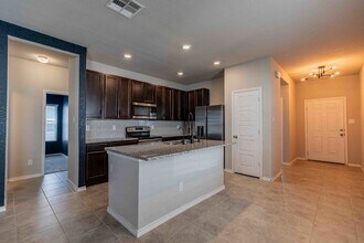 10415 Beachball Bnd in Converse, TX - Building Photo - Building Photo