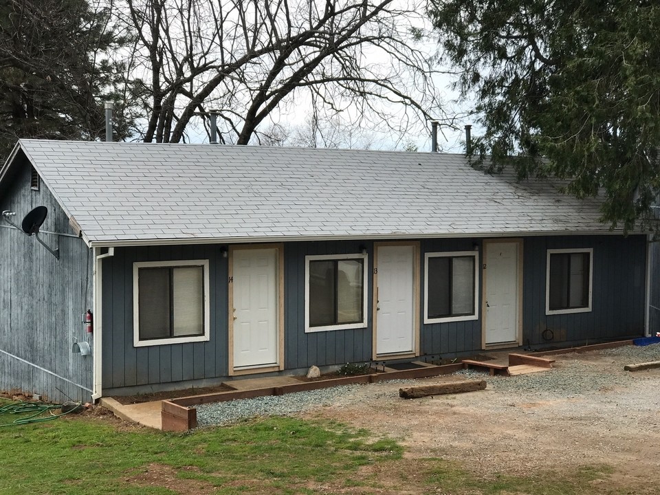 2920 Paul Bunyon Rd in Placerville, CA - Building Photo