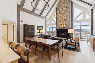 168 Chem. au Pied de la Montagne in Mont-tremblant, QC - Building Photo