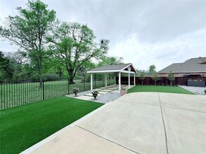924 Blue Quail Run in Glenn Heights, TX - Foto de edificio - Building Photo
