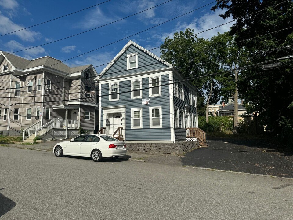 17 Portland St in Haverhill, MA - Building Photo