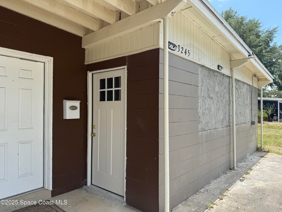 3245 Citrus Ct in Titusville, FL - Building Photo