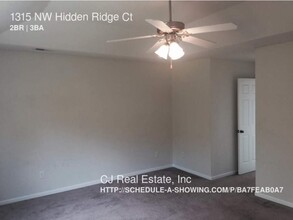 1315 NW Hidden Ridge Ct in Blue Springs, MO - Building Photo - Building Photo