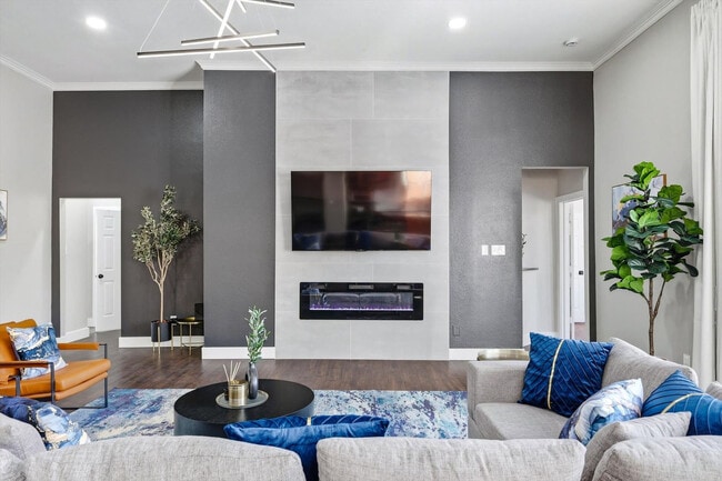 5709 Courtney Cir