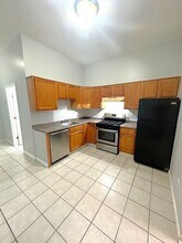 1126 Washington St-Unit -3 in Norwood, MA - Foto de edificio - Building Photo