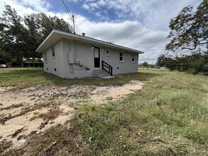 621 Hayes Rd in Starr, SC - Building Photo - Building Photo
