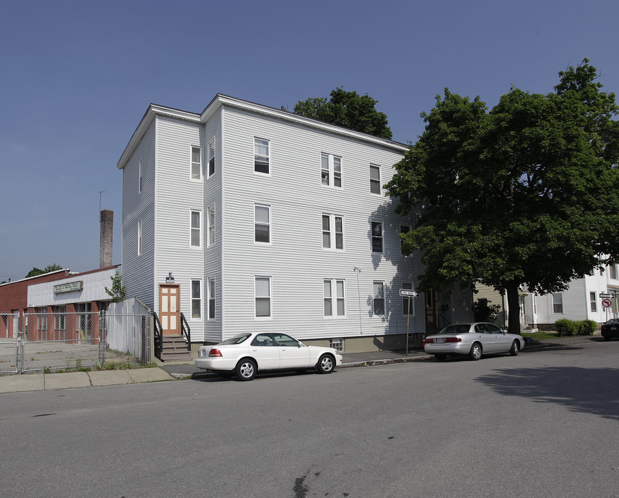 60 Merrick St in Worcester, MA - Building Photo