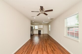 6425 Sidney St in Houston, TX - Building Photo - Building Photo