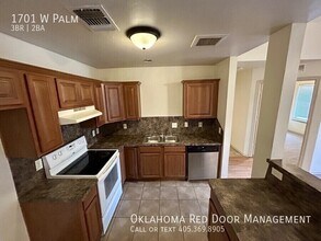1701 W Palm Pl in Oklahoma City, OK - Building Photo - Building Photo