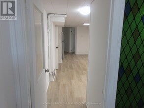 72 Navaho Dr in Toronto, ON - Building Photo - Building Photo