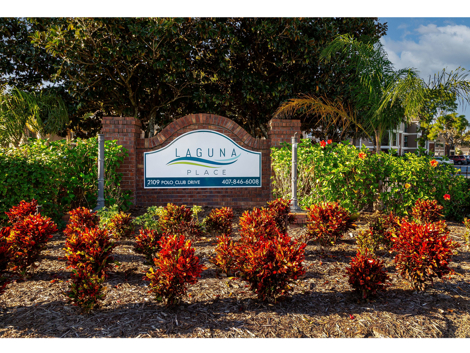 Laguna Place in Kissimmee, FL - Foto de edificio