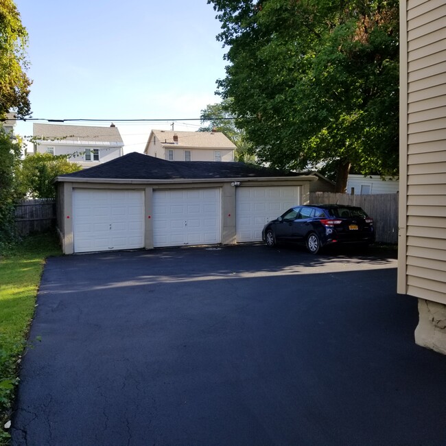 1753 Eastern Pky, Unit Apt 3 in Schenectady, NY - Building Photo - Building Photo