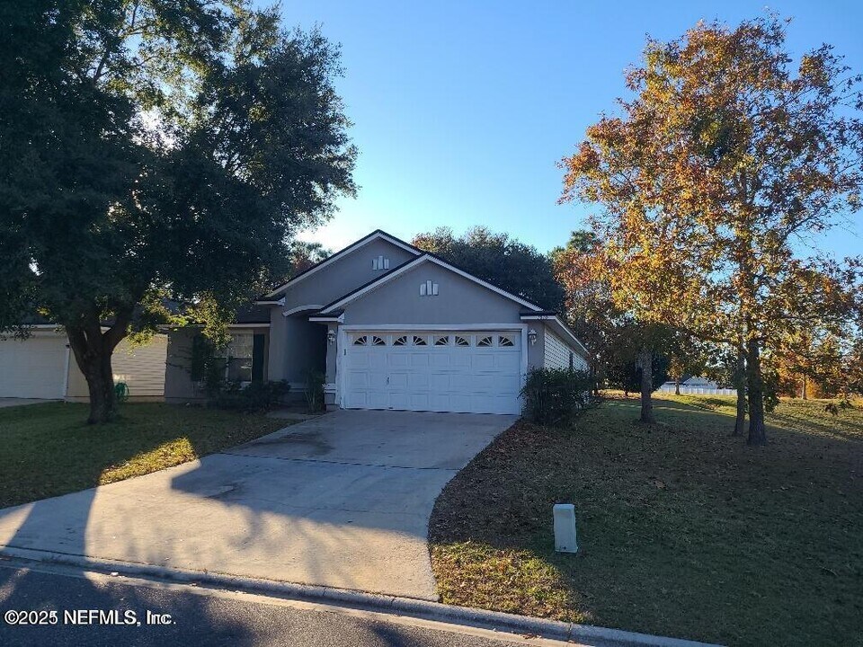 1820 Creekview Dr in Green Cove Springs, FL - Building Photo