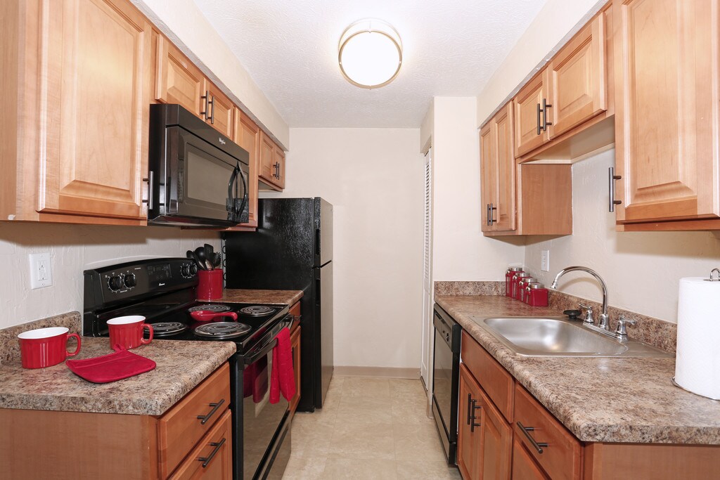 Monroeville Apartments at Deauville Park in Monroeville, PA