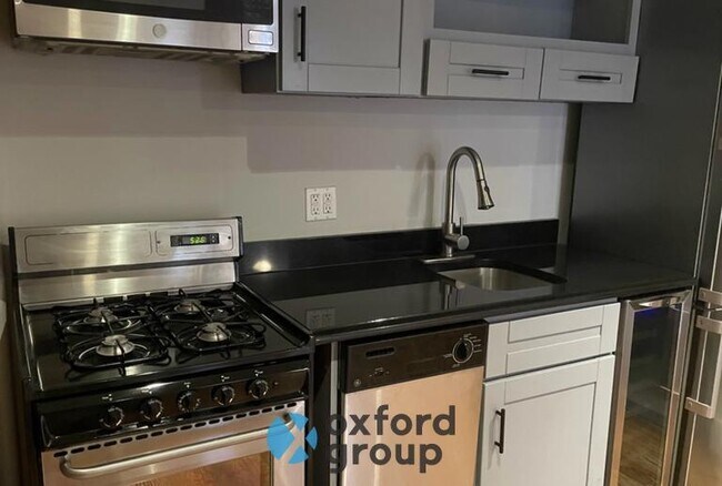 129 1st Ave in New York, NY - Building Photo - Building Photo